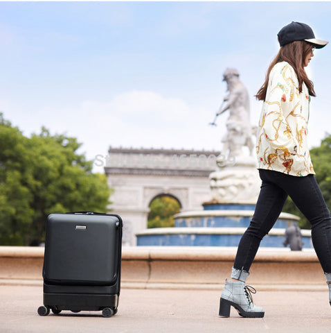 POWERED SUITCASE THAT FOLLOWS YOU